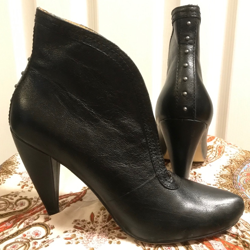 Seychelles Vamp Booties